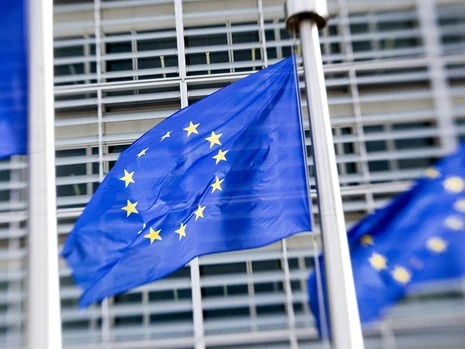 dpa EU-Flaggen wehen im Wind