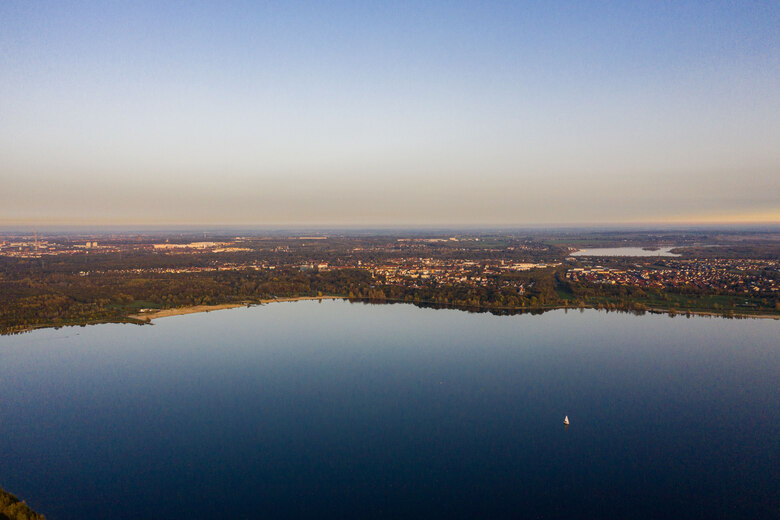 Zu sehen ist der Cospudener See bei Leipzig